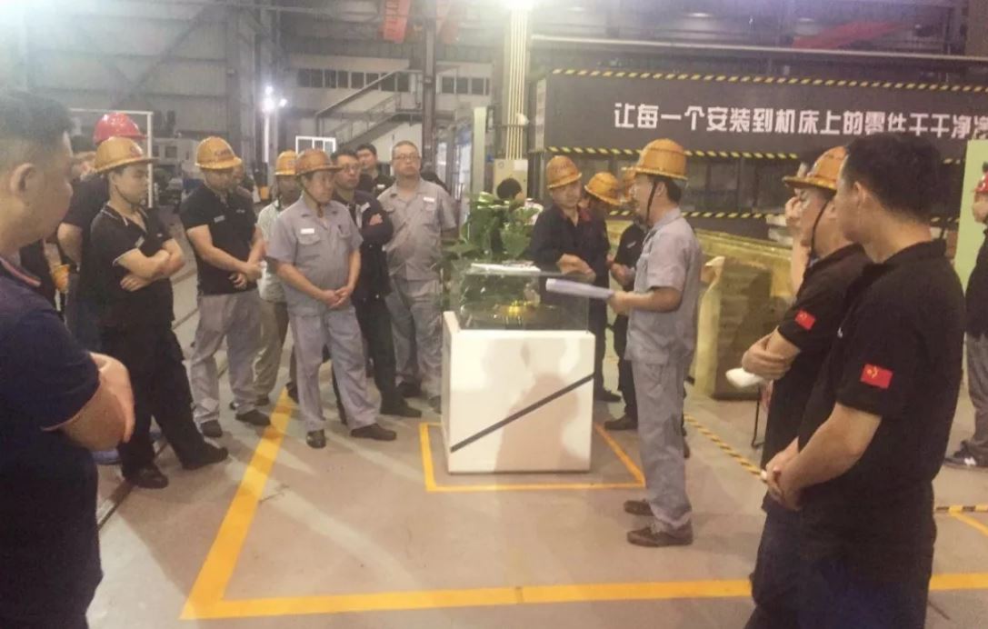 高端拉床,專用機床,內拉床,外拉床,數控機床,自動化生產線,工業(yè)機器人,拉床,拉刀,自動化