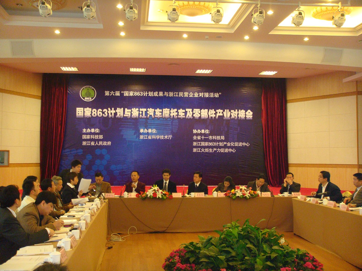 高端拉床,專用機(jī)床,內(nèi)拉床,外拉床,數(shù)控機(jī)床,自動化生產(chǎn)線,工業(yè)機(jī)器人,拉床,拉刀,自動化