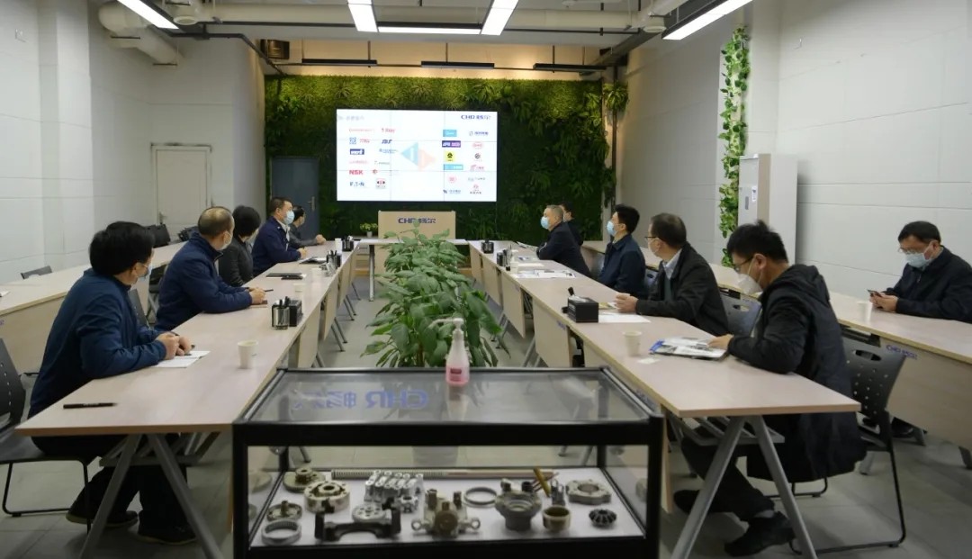 拉床,拉刀,自動化,高端拉床,專用機(jī)床,內(nèi)拉床,外拉床,數(shù)控機(jī)床,自動化生產(chǎn)線,工業(yè)機(jī)器人